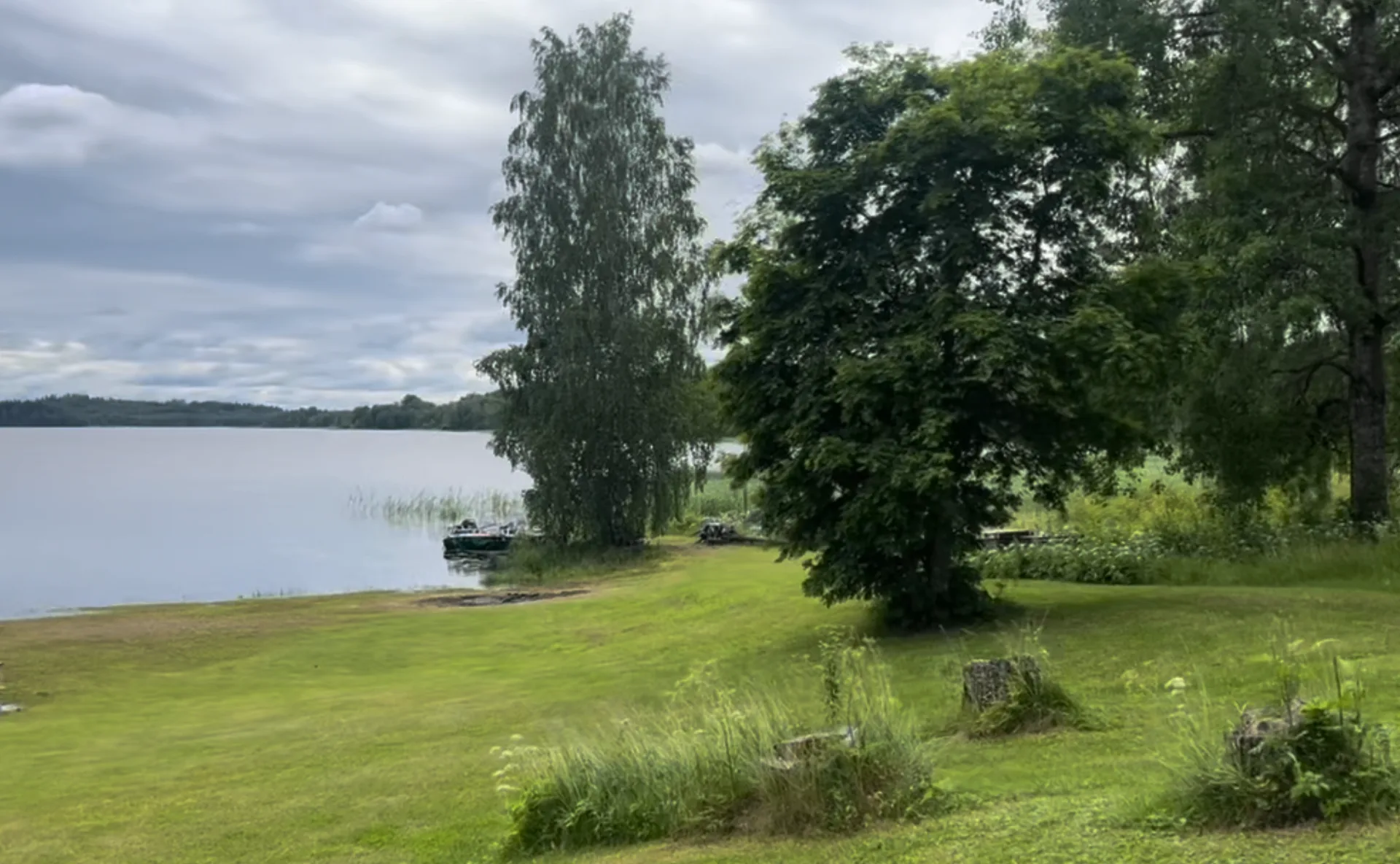 Lakeside sauna at Taika Camping